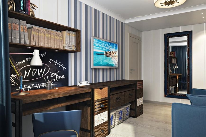 Большой письменный стол