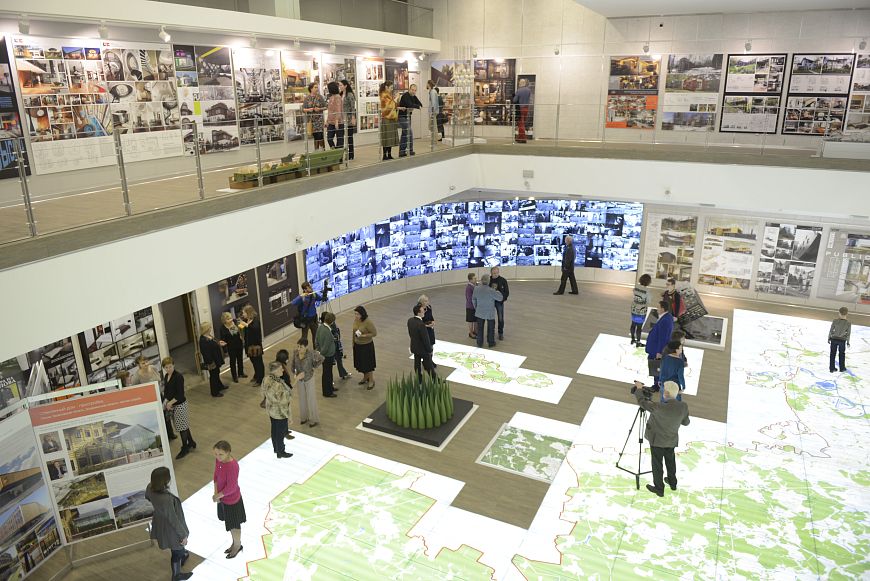 Роман Леонидов слева и Эрик Валеев справа